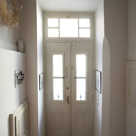 Neoclassical House Under Acropolis *