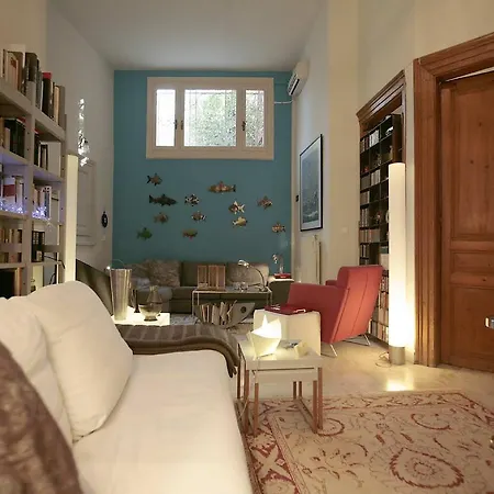 Neoclassical House Under Acropolis *